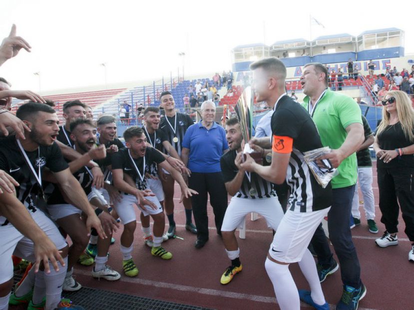 Η κούπα στους πρωταθλητές (video)