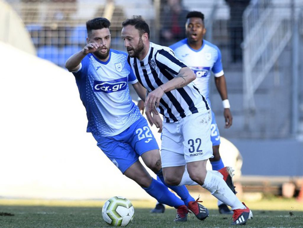 Μια δεκάδα τέλος