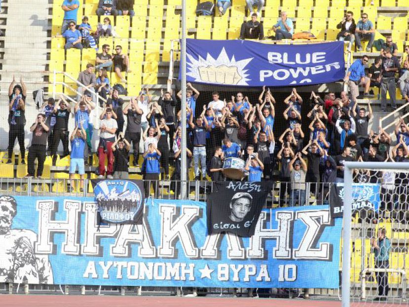 Ανοίγει τη θύρα 6