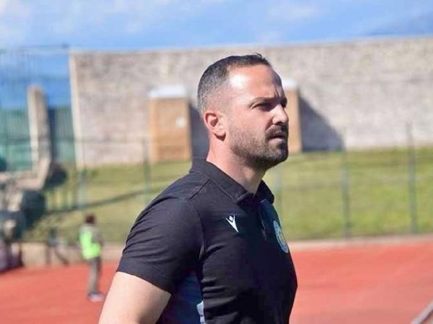 Ψάχνει προπονητή τέλος Αυγούστου