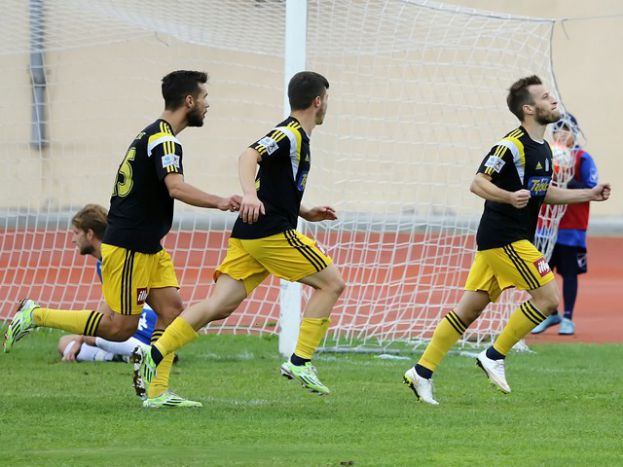 «Βούλιαξε» την Ελευσίνα η Καρδίτσα