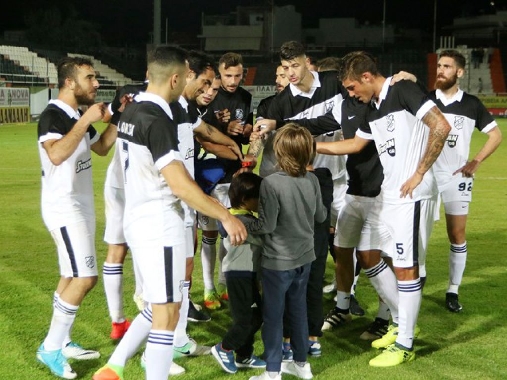 Εκτός ο Παπαστεριανός