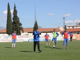 Ντεμπούτο με πολλές απουσίες