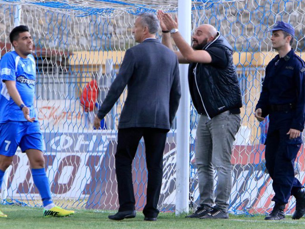 Μαζεύει τα κομμάτια της…