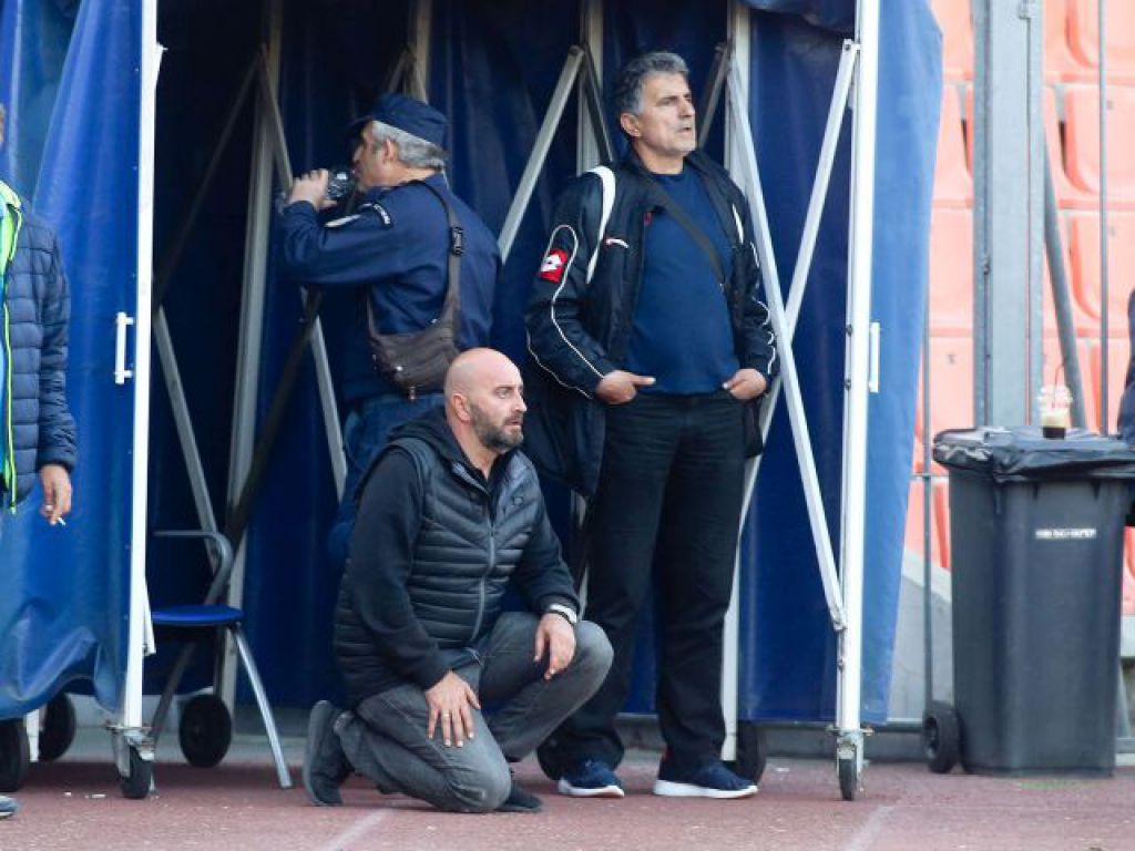 Μυροφορίδης στην… έξοδο
