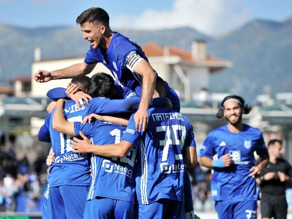 Δύο στο απουσιολόγιο Κούστα
