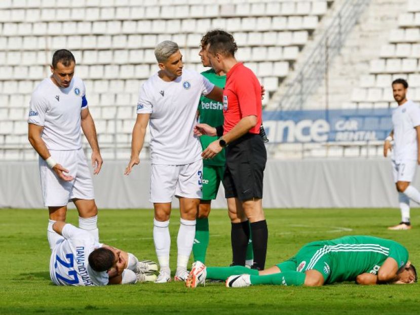 Καρέ στο απουσιολόγιο Ελευθερόπουλου