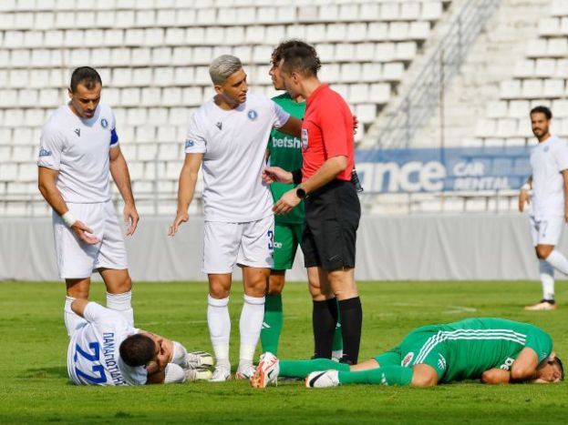 Καρέ στο απουσιολόγιο Ελευθερόπουλου