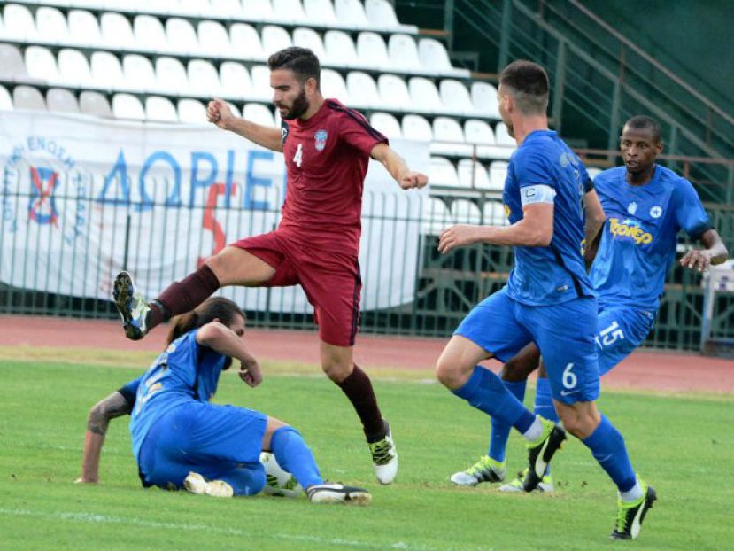 Ξεκαθαρίζει για επιθετικό