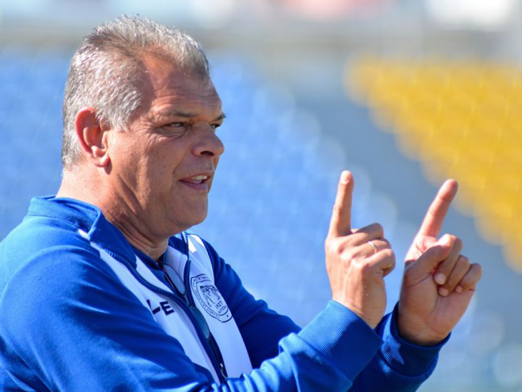 Πορεύεται χωρίς φιλικό