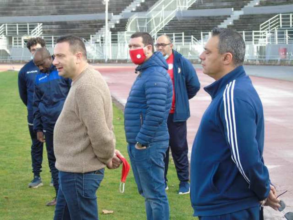 «Κανείς καλύτερός σας»