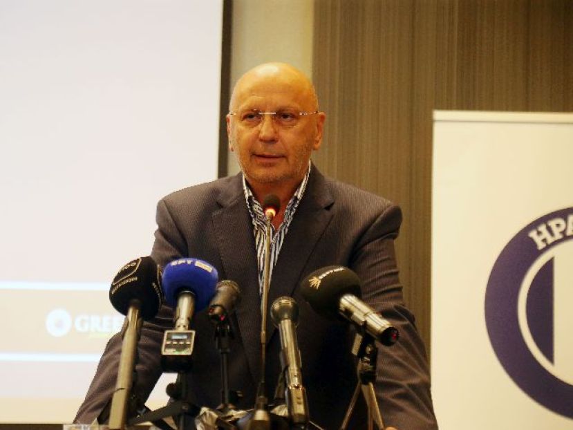 Άδεια μετόχου στον Μονεμβασιώτη