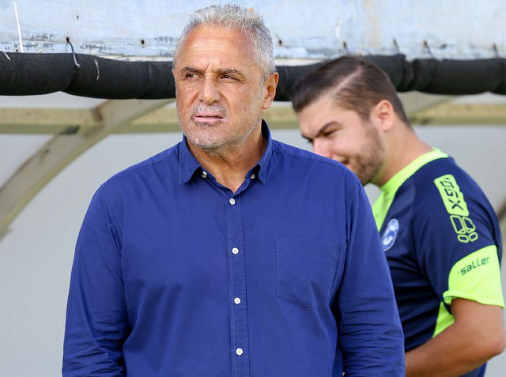 «Δεν βλέπω το λόγο να μη μείνω»