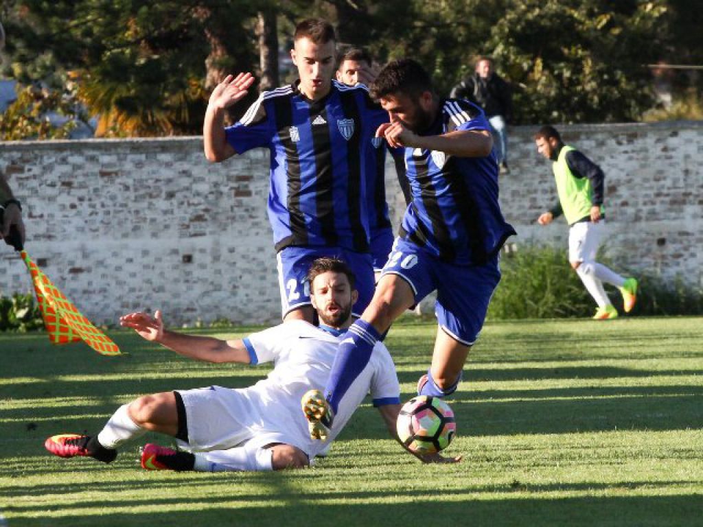 Εκτός Ζγκούρη, Τοπαλίδης
