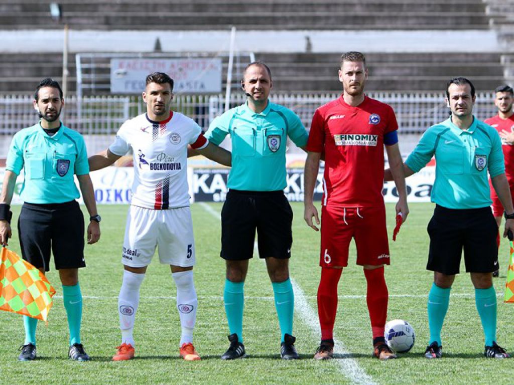 Πονάει στη μέση