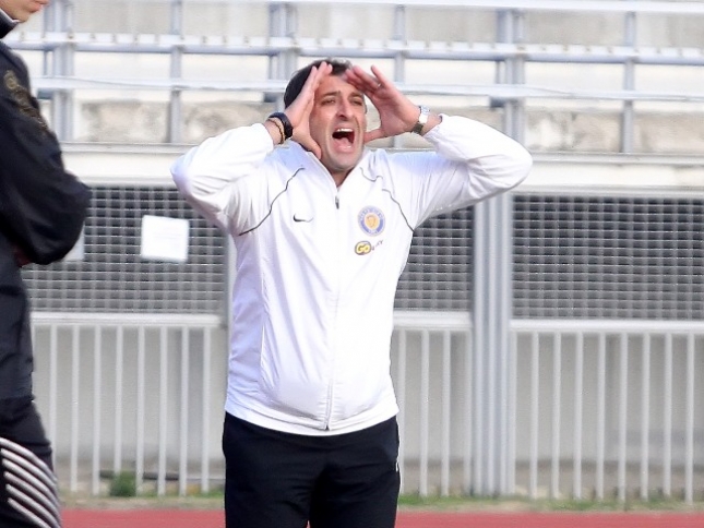 «Λυπάμαι…»