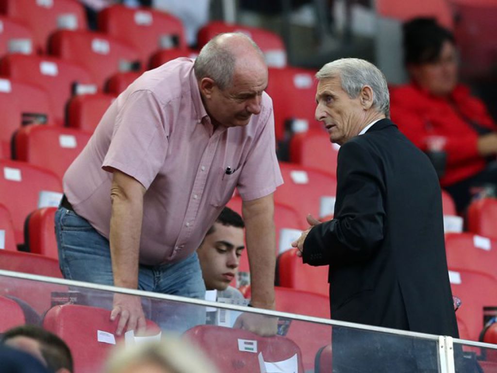 «Ανησυχώ για τη Football League»
