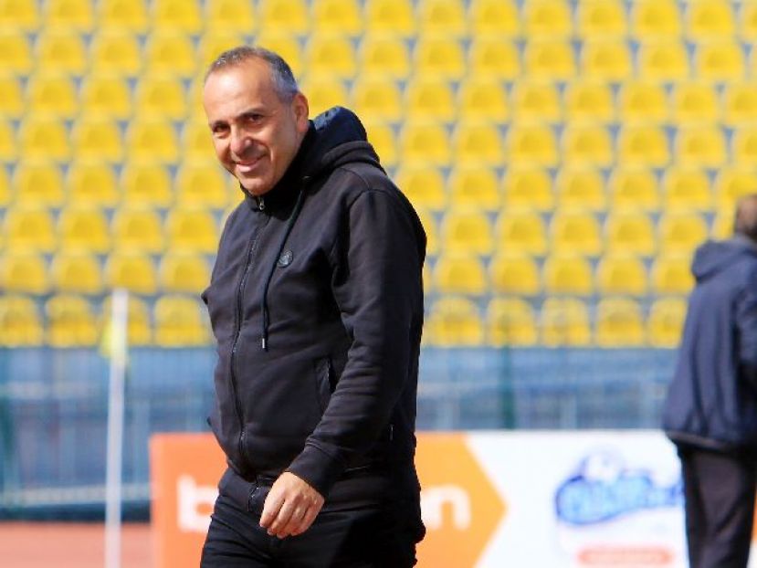 «Εσωστρέφεια και μιζέρια»