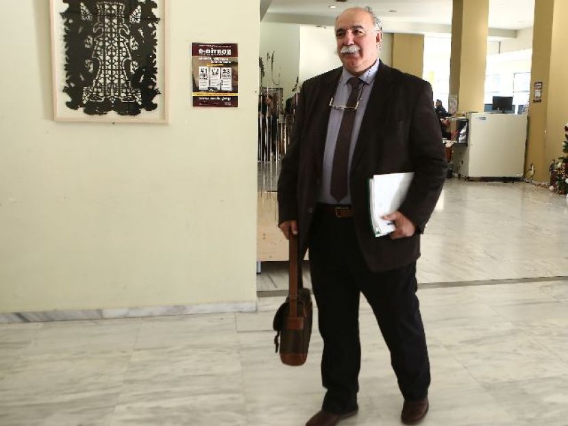 «Νόμιμη έναρξη τα… Χριστούγεννα»