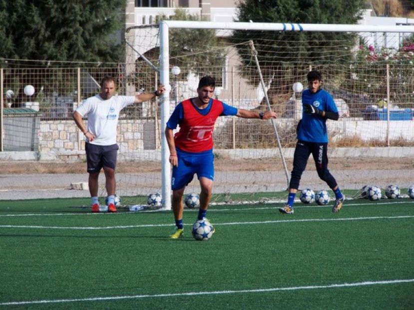 Νοκ άουτ και ο Τσικουδάκης