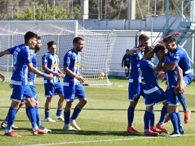Χωρίς πέντε τα Χανιά