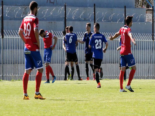 Επιστρέφει με άδεια χέρια