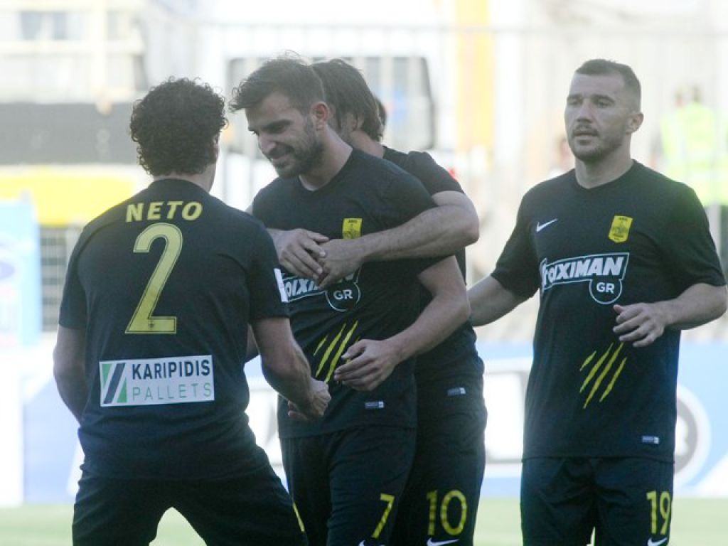 Όλοι στη διάθεση του Κωστένογλου
