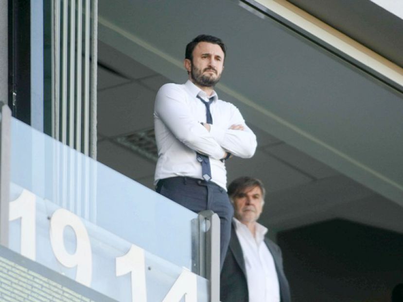 «Να στείλει μηνύματα το… Βικελίδης»