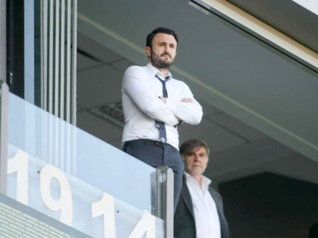 «Να στείλει μηνύματα το… Βικελίδης»