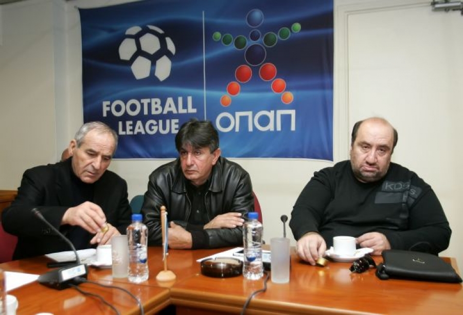 «Ενημερότητα μέσω… υπουργών»