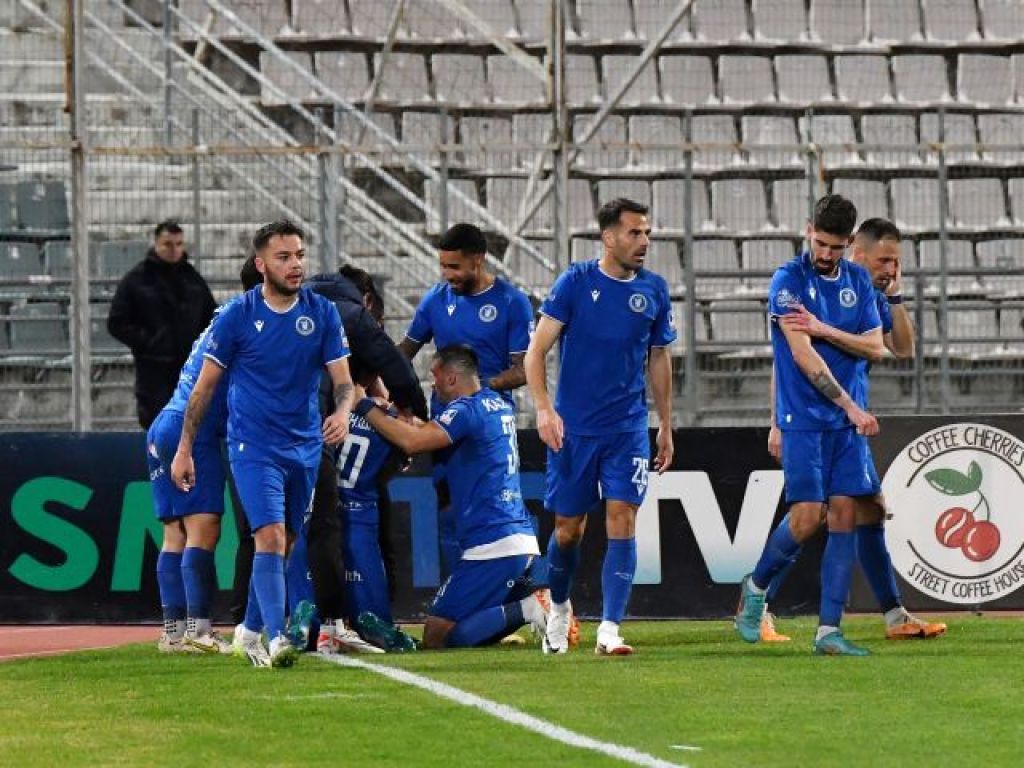 Χωρίς Πέττα, Μπαχανάκ η Νίκη Βόλου