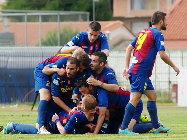 Στην αγκαλιά της Super League