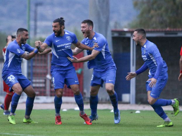 Οπλίζει και δίνει βαθμούς ο Κρητικός