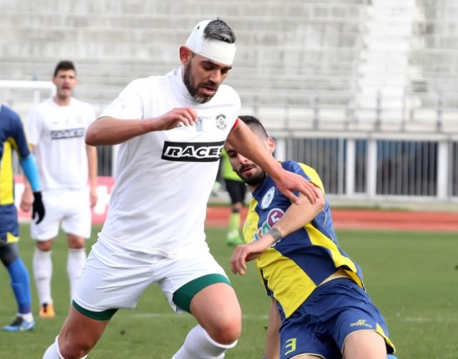Εκτός και ο Αποστολίδης