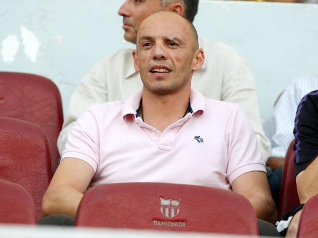 Στο… τραπέζι ο Γκώνιας!