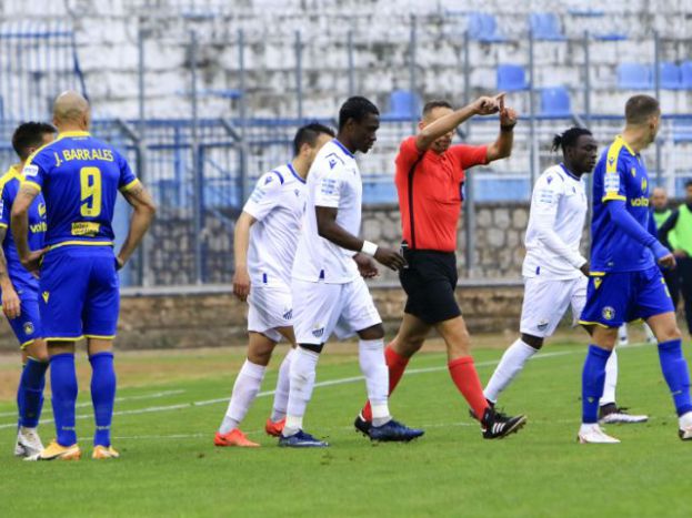 Αλληλέγγυα η Super League