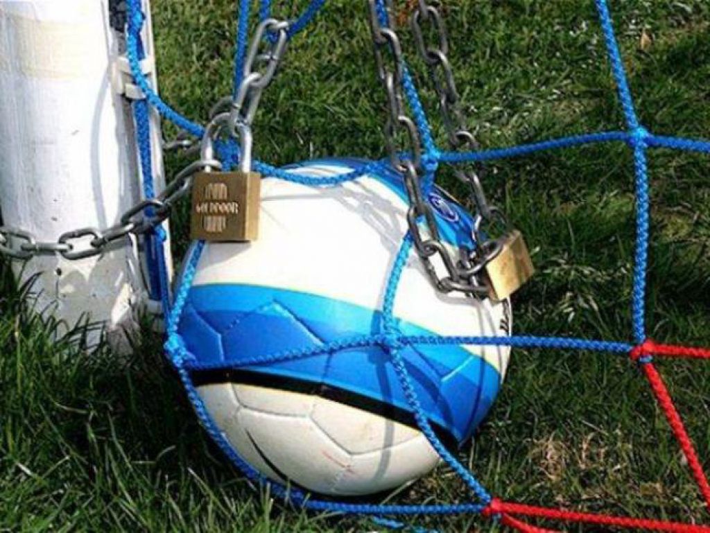 Εγχειρίδιο για να… μην παίξετε μπάλα