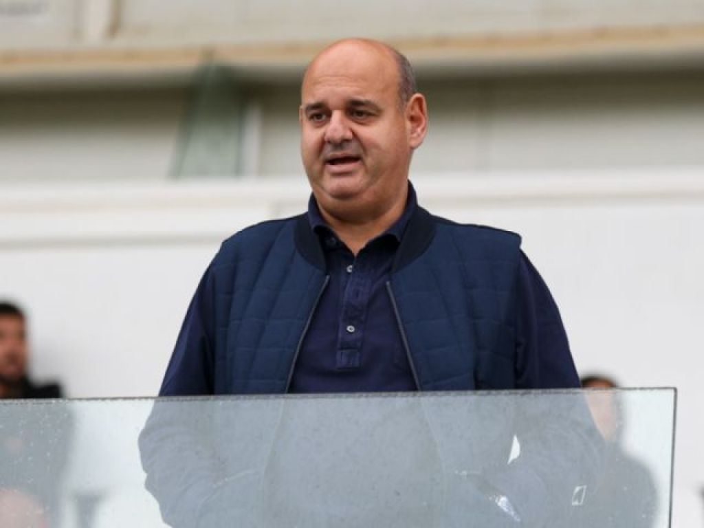 Τα… μάζεψε ο Βρέντζος