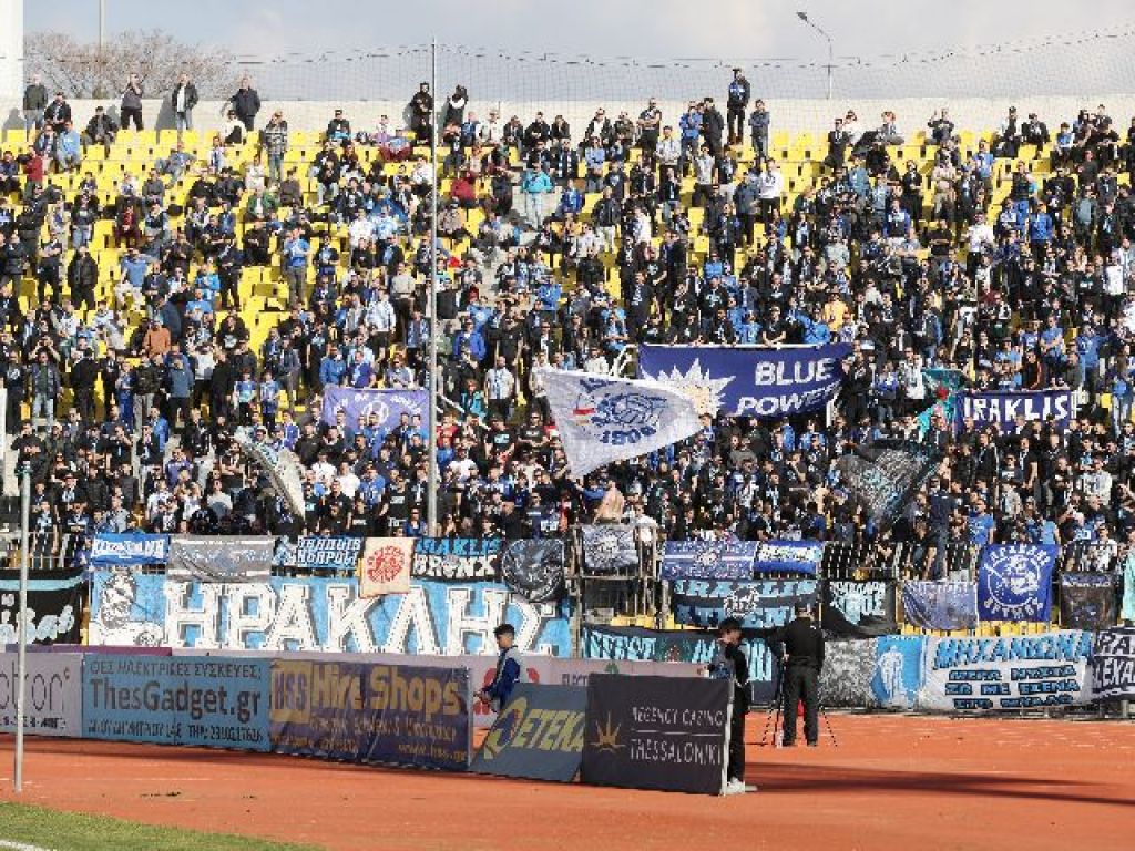 Η 6η στροφή πλέι οφ, πλέι άουτ