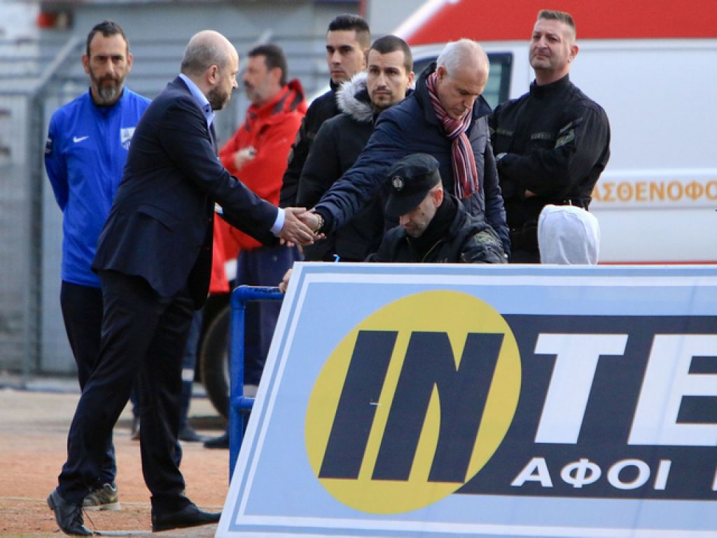 «Τι σφυρίζεις ρε αλήτη;»