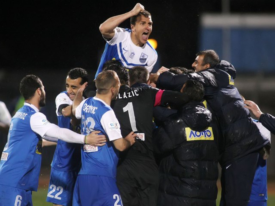 Χορός… play off στη βροχή