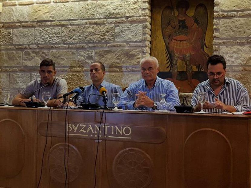 «Μ’ ένα σμπάρο δυο τρυγόνια»