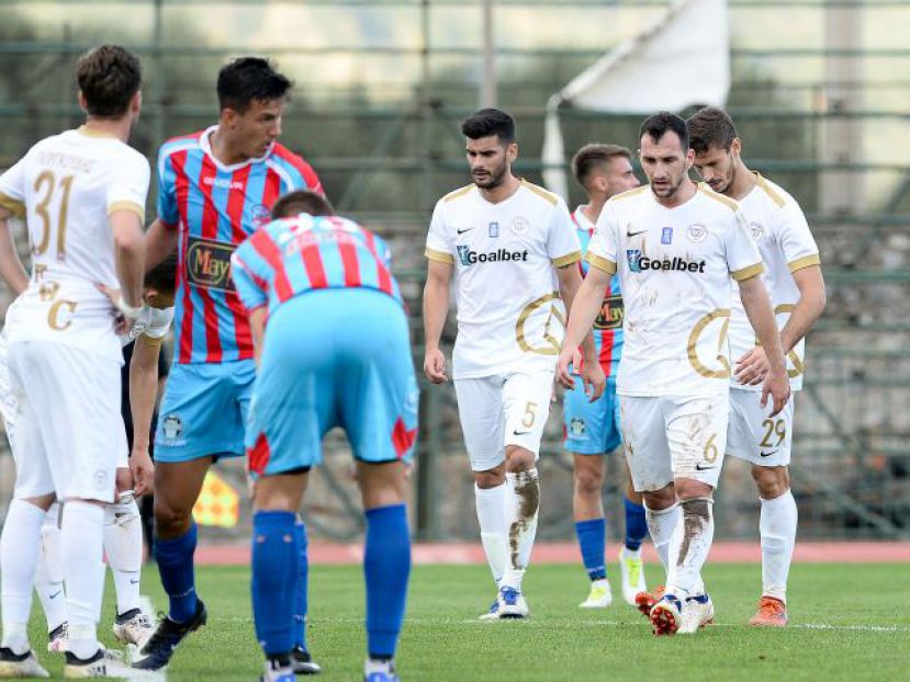 «Να έρθει προπονητής…»