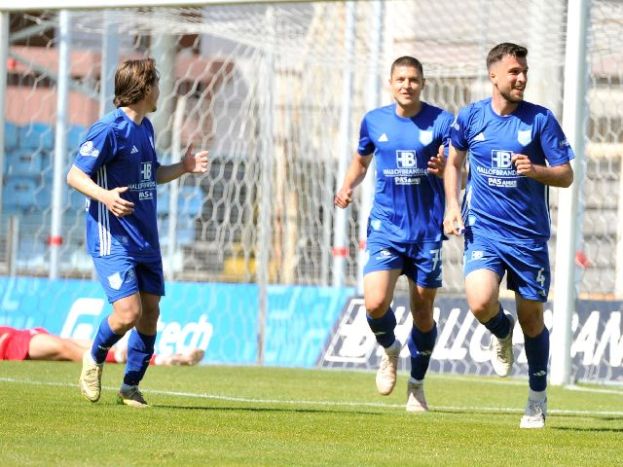 «Βροχή» από προσφυγές