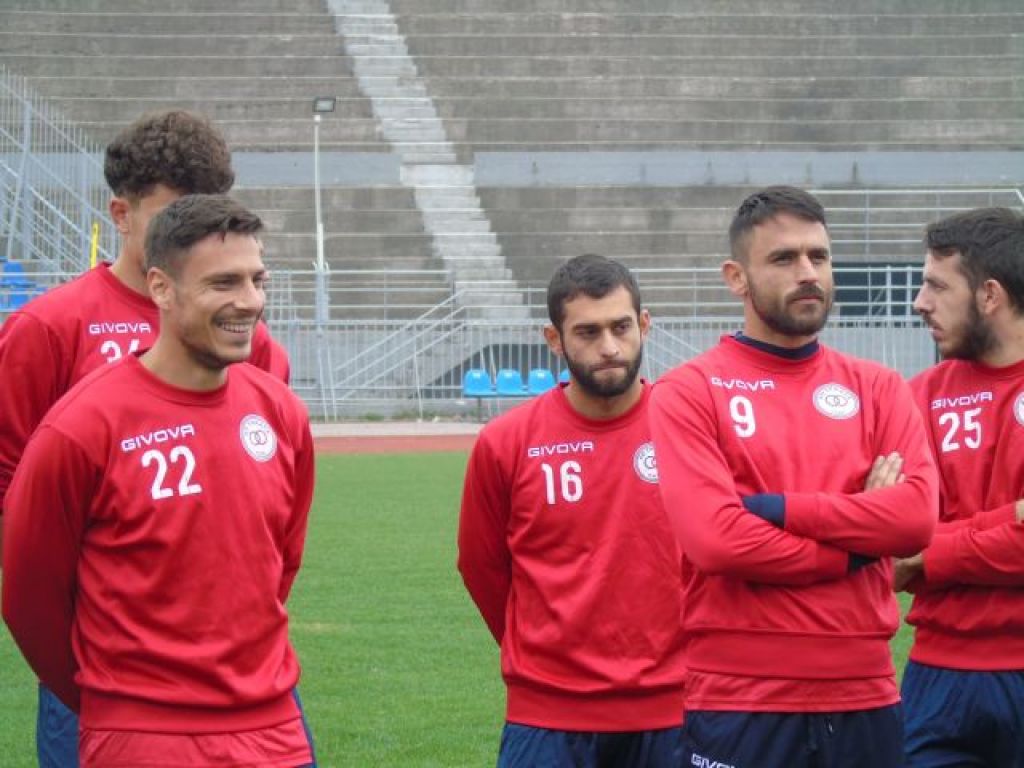 Ελλιπής και χωρίς Καβακά