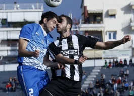 Όλοι στο γήπεδο