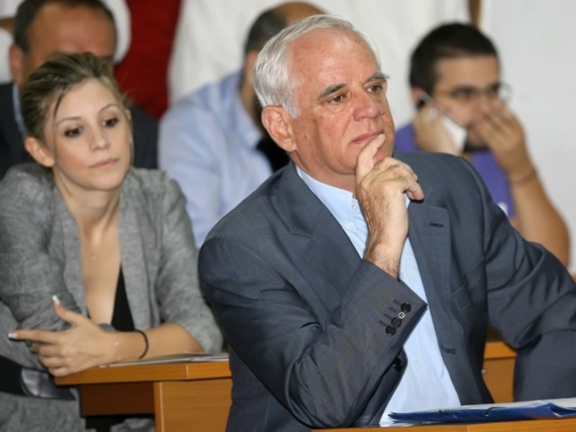Αρνητικοί οιωνοί για Ψαχνά, Καλλιθέα