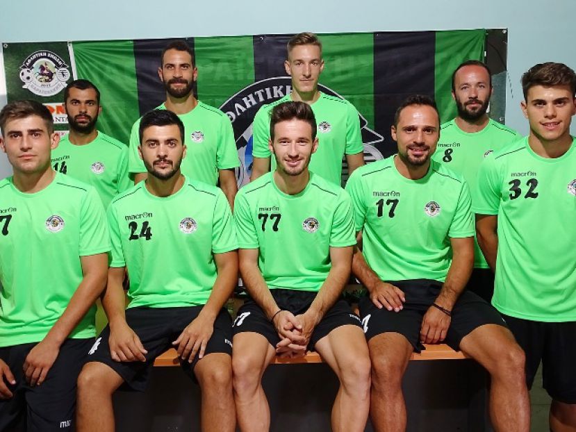 Εννέα ανανεώσεις