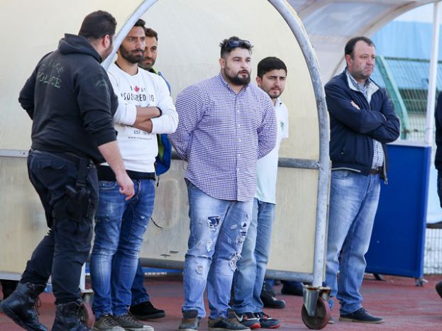«Όποιος θέλει… πρόταση»