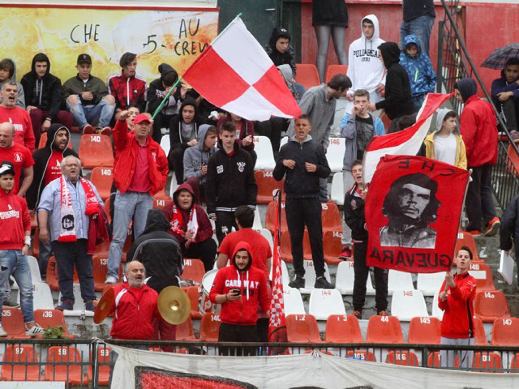 Football League με Πανσερραϊκό